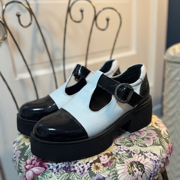 Minnie Mary Janes - Picture 2 of 4